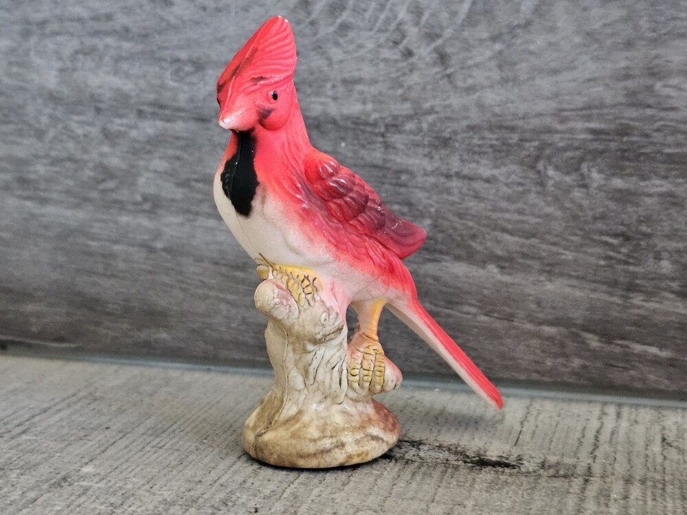Vintage 1960s 1970s MCM Plastic Resin Bird Figurine Cardinal 3" Tall G3f2